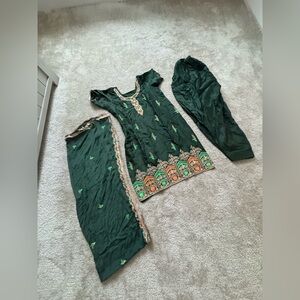 Indian / Pakistani Salwar Kameez